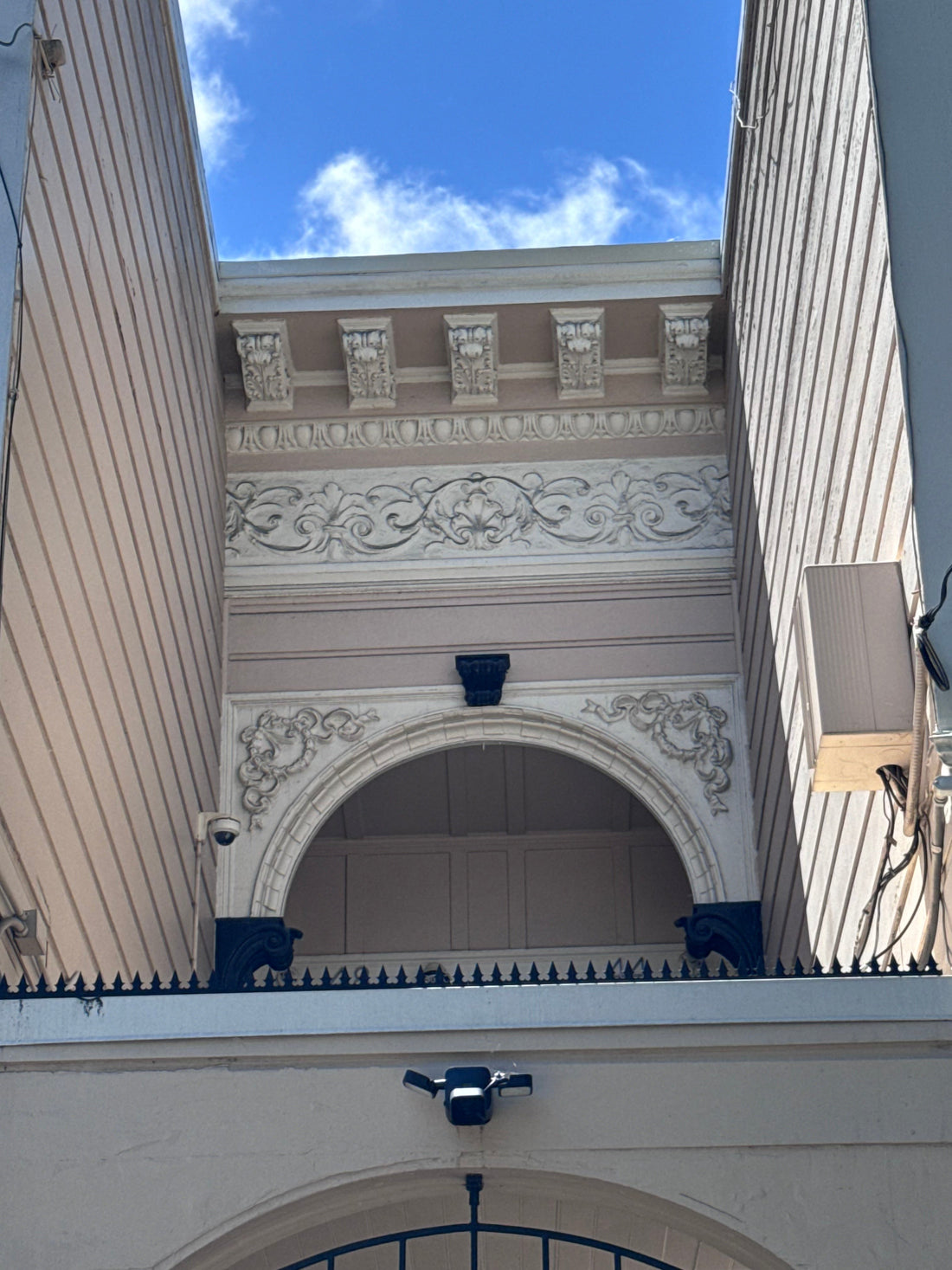 San Francisco Sumner St Residential Apartment Entrance