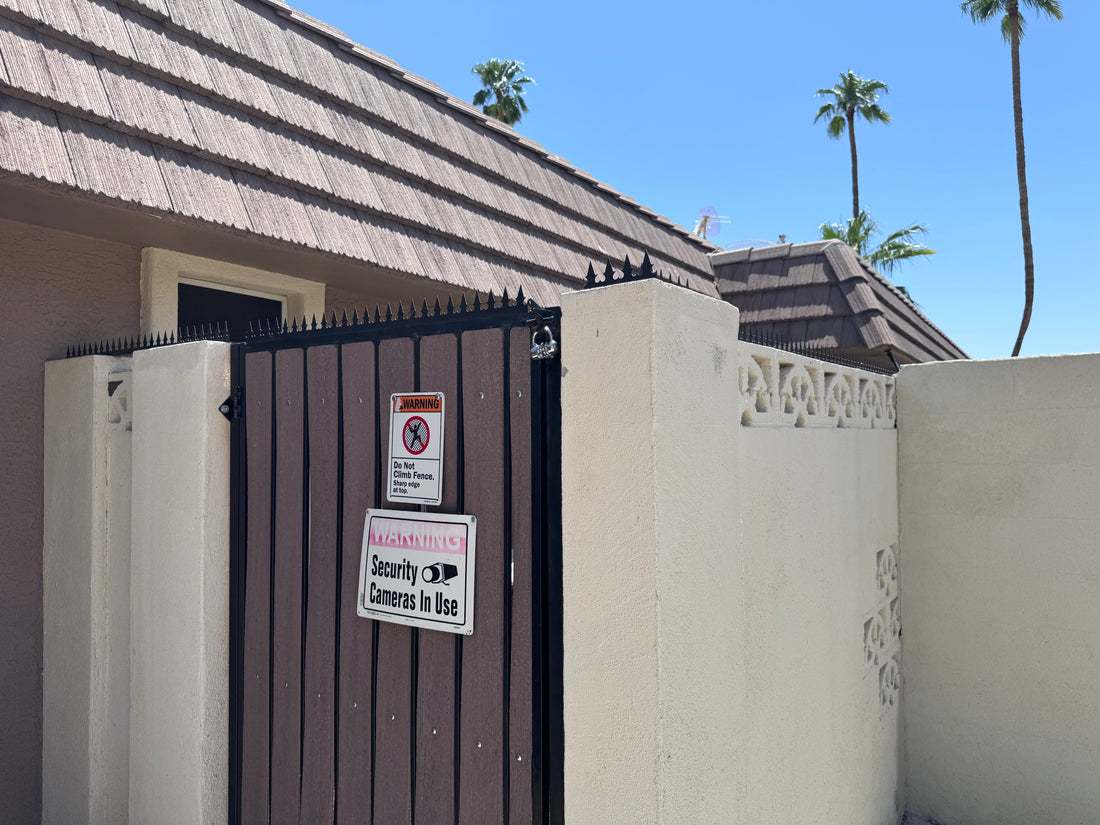 Case Study: Phoenix_9959 W Willow Point | GIZAGIZA HEARTon Stucco Walls & Wood Gate