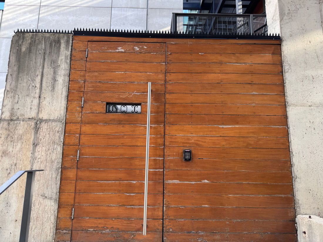 Industrial Calm, Clear Deterrence — GIZAGIZA HEART for a DC Apartment