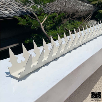 Long-view of GIZAGIZA white heart on parapet—perfect balance of elegance and anti-intrusion function